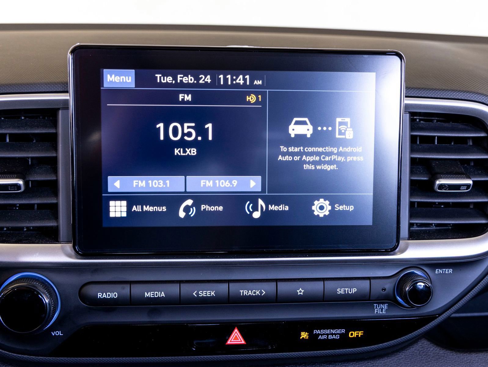 Used 2025 Hyundai Venue SE image 13