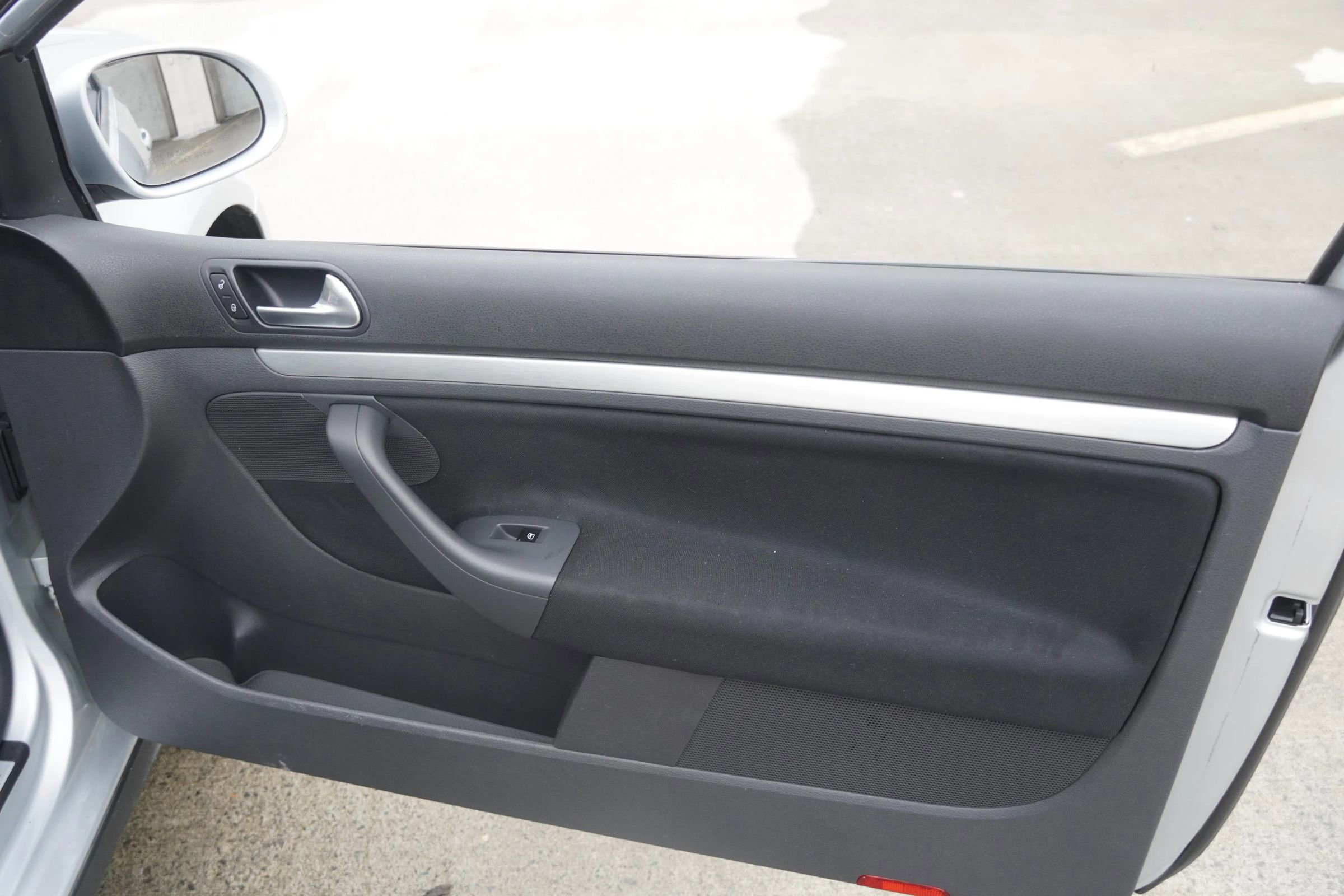 Used 2007 Volkswagen GTI 2.0T 2-Door image 31