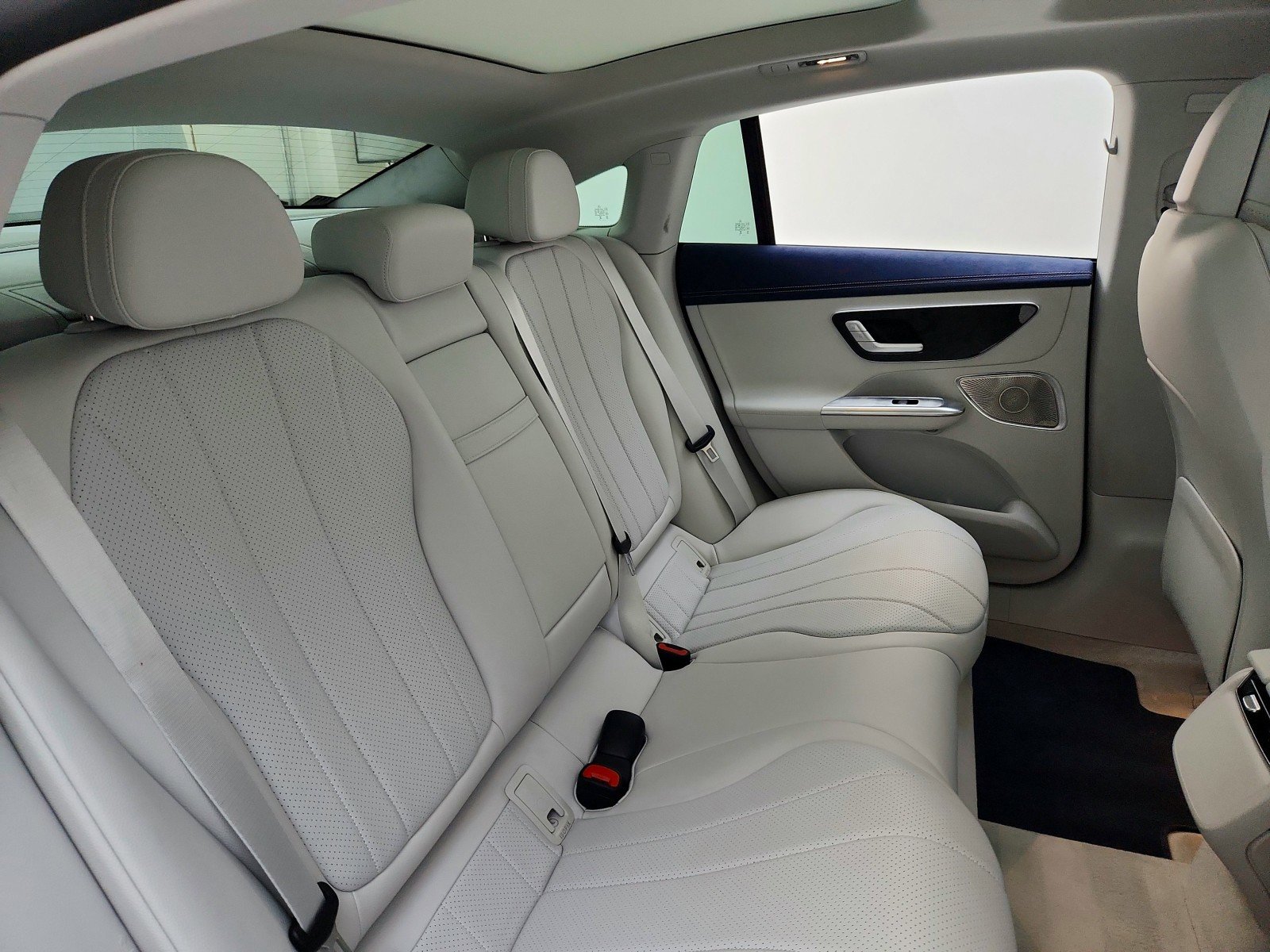 Used 2023 Mercedes-Benz EQE 350+ Sedan image 31