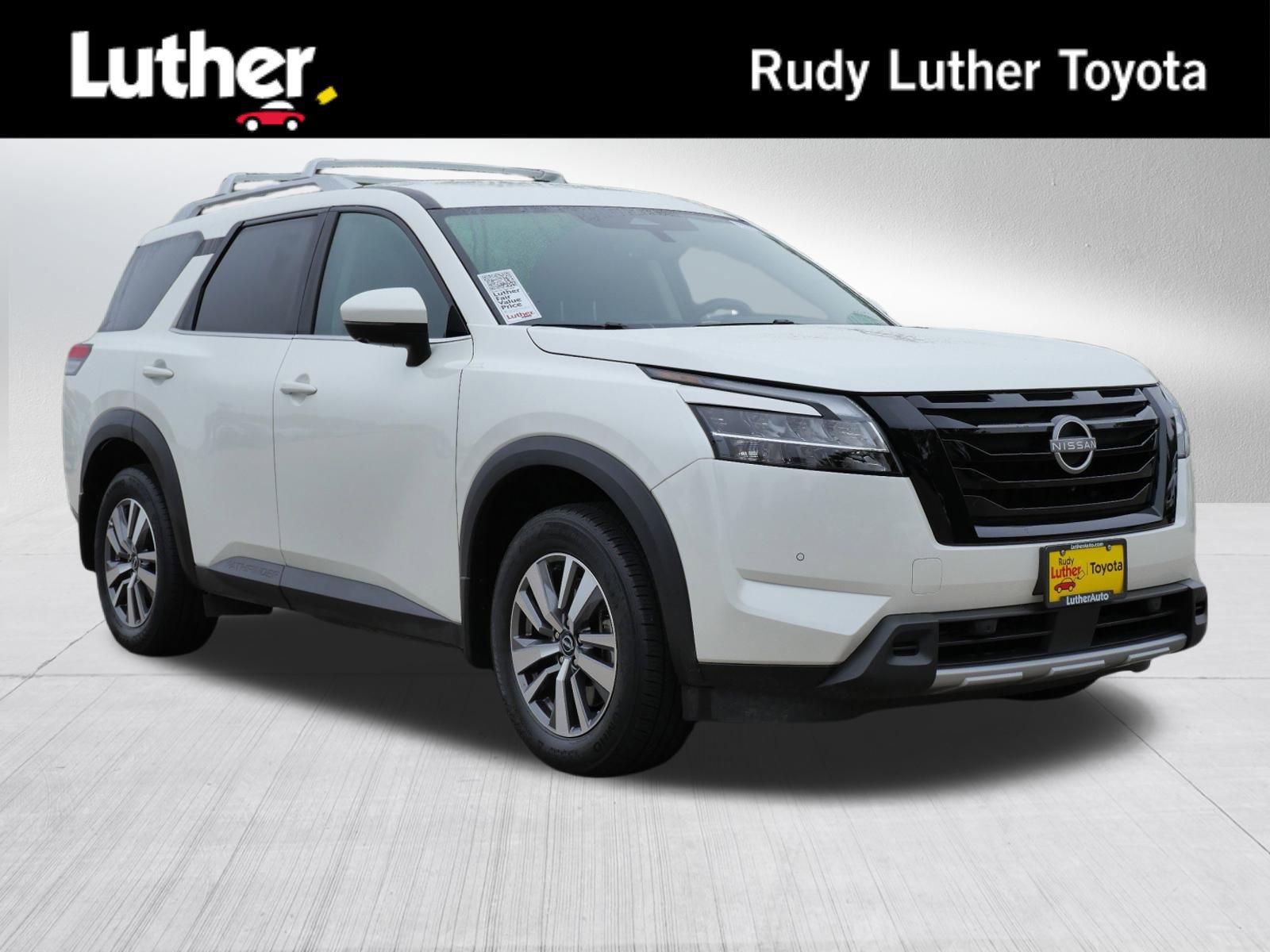 Used 2024 Nissan Pathfinder SL w/ Black Appearance Package