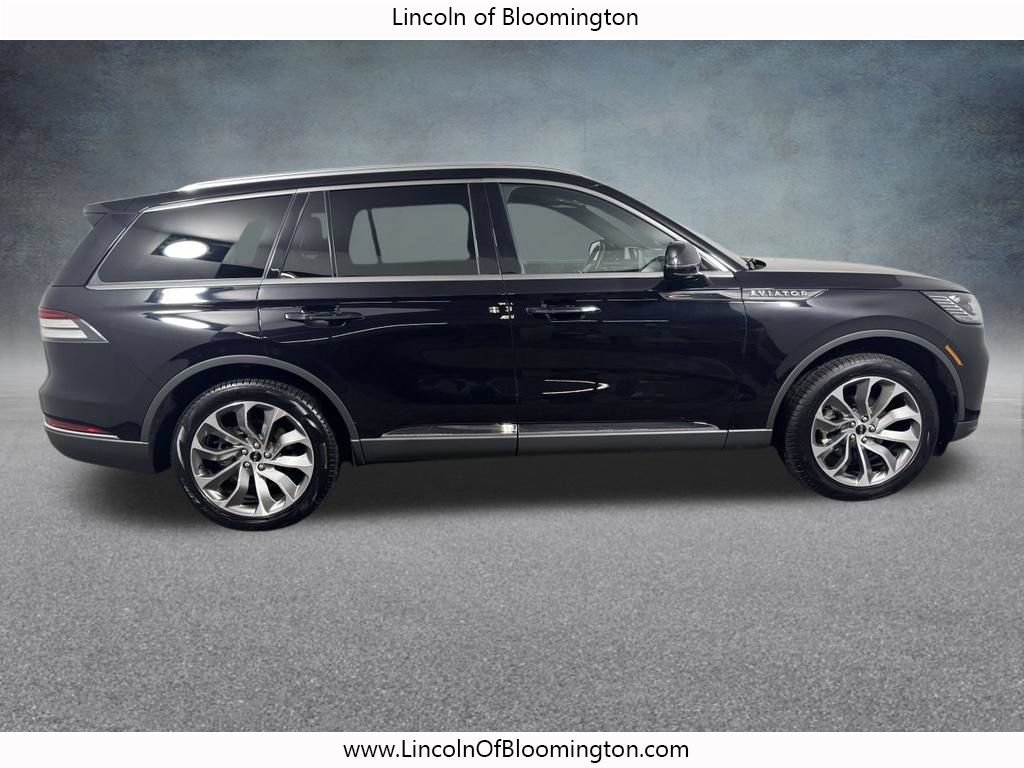 Certified 2025 Lincoln Aviator Reserve AWD/4WD image 9