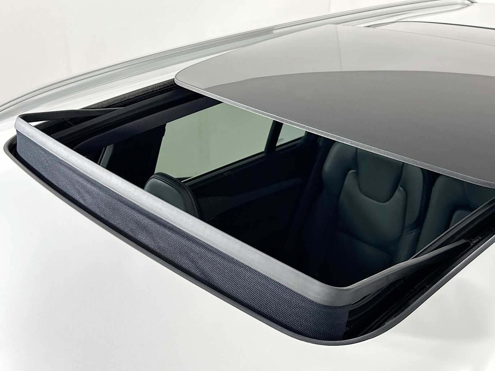 Certified 2023 Volvo XC90 B6 Ultimate image 20