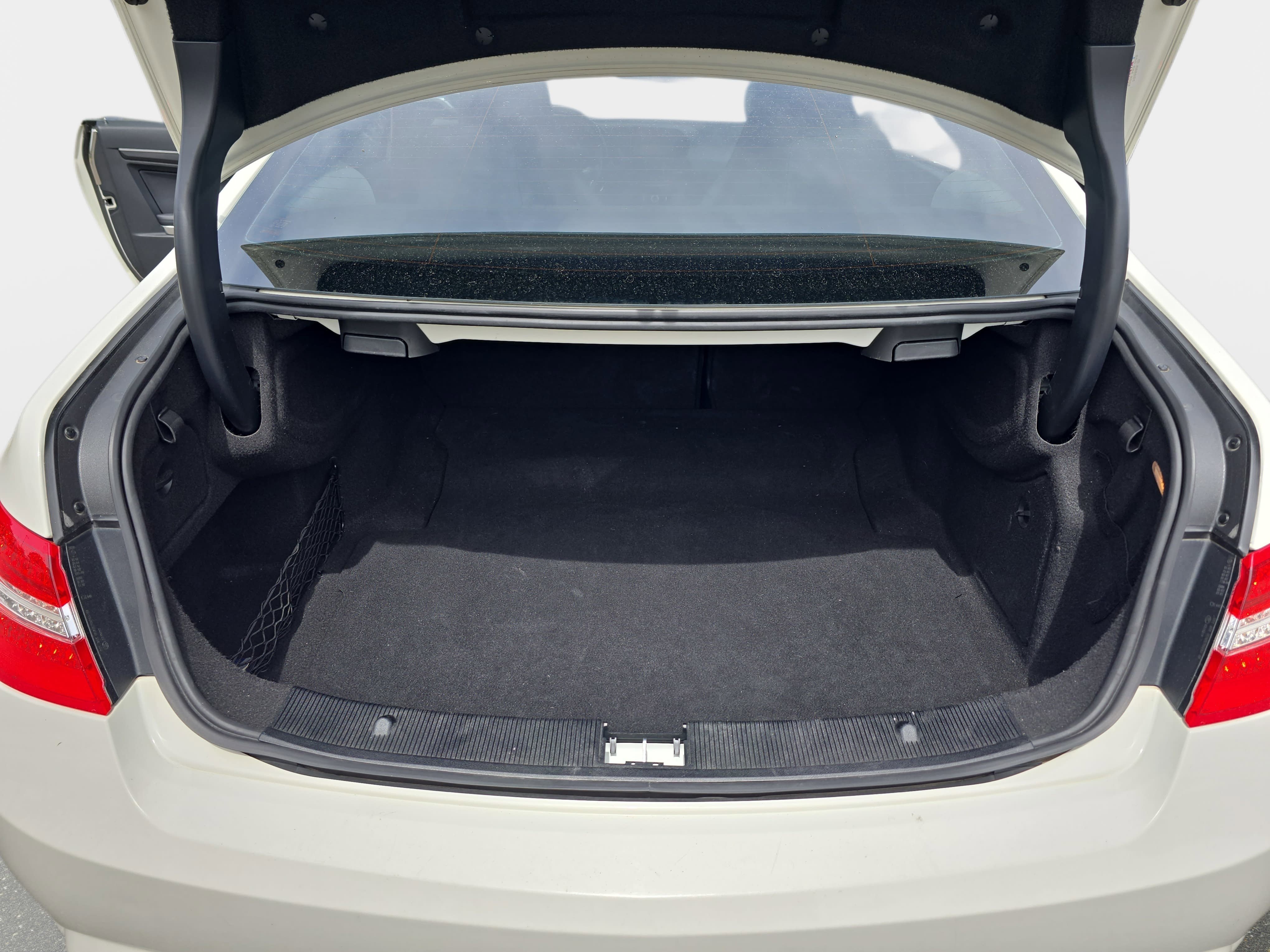 Used 2011 Mercedes-Benz E 550 Coupe image 11