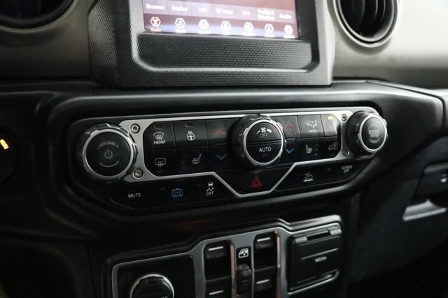 Used 2023 Jeep Wrangler Unlimited w/ Cold Weather Group AWD/4WD image 31