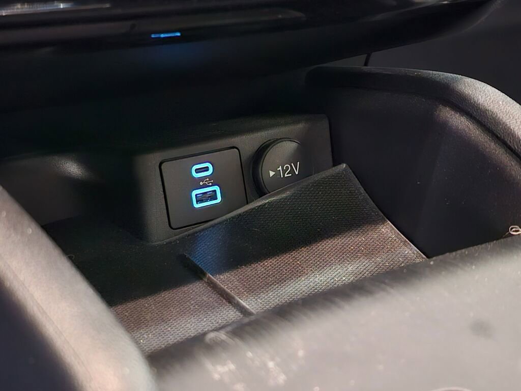 Used 2022 Ford Escape Titanium w/ Class II Trailer Tow Package image 35