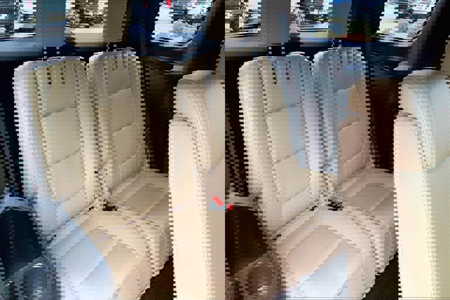 Used 2016 Ford Explorer XLT w/ Equipment Group 202A image 19