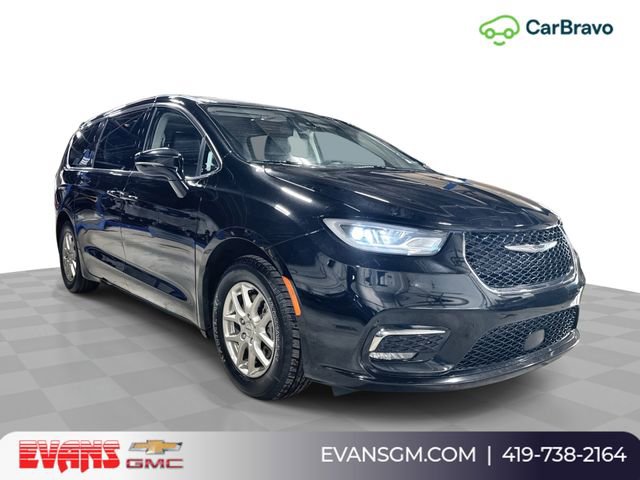 Used 2024 Chrysler Pacifica Touring-L FWD image 1