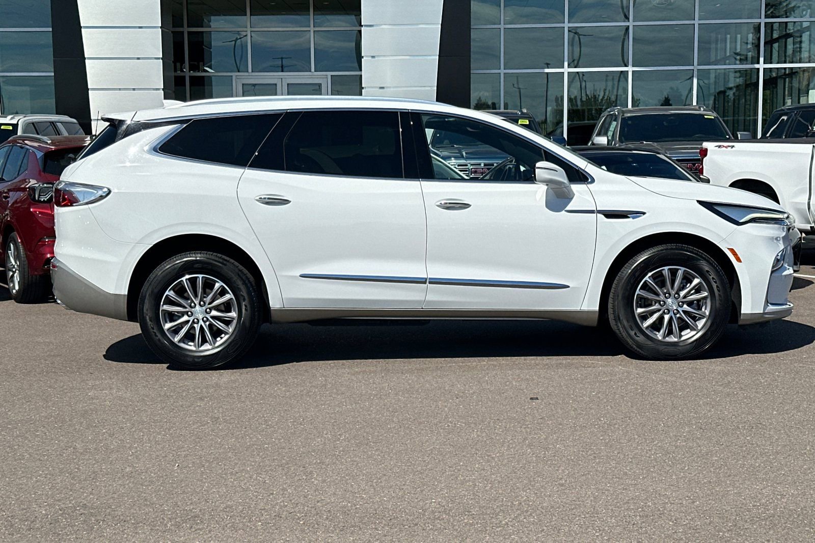 Used 2022 Buick Enclave Premium image 3