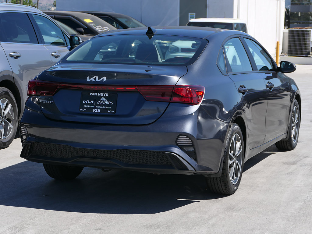 Used 2023 Kia Forte LXS w/ LXS Technology Package FWD image 3