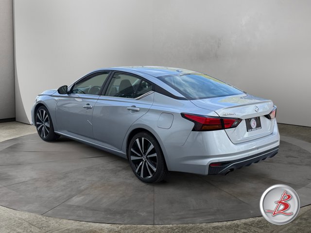 Used 2022 Nissan Altima 2.5 SR FWD image 3