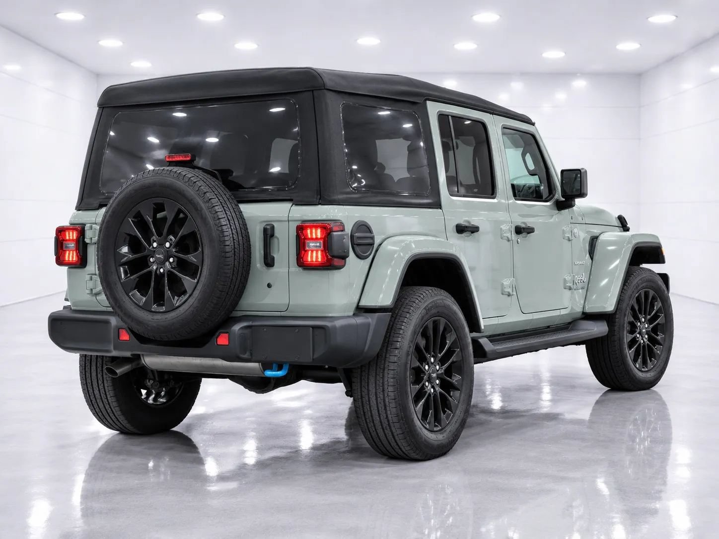 Used 2023 Jeep Wrangler Unlimited Sahara w/ Cold Weather Group AWD/4WD image 5