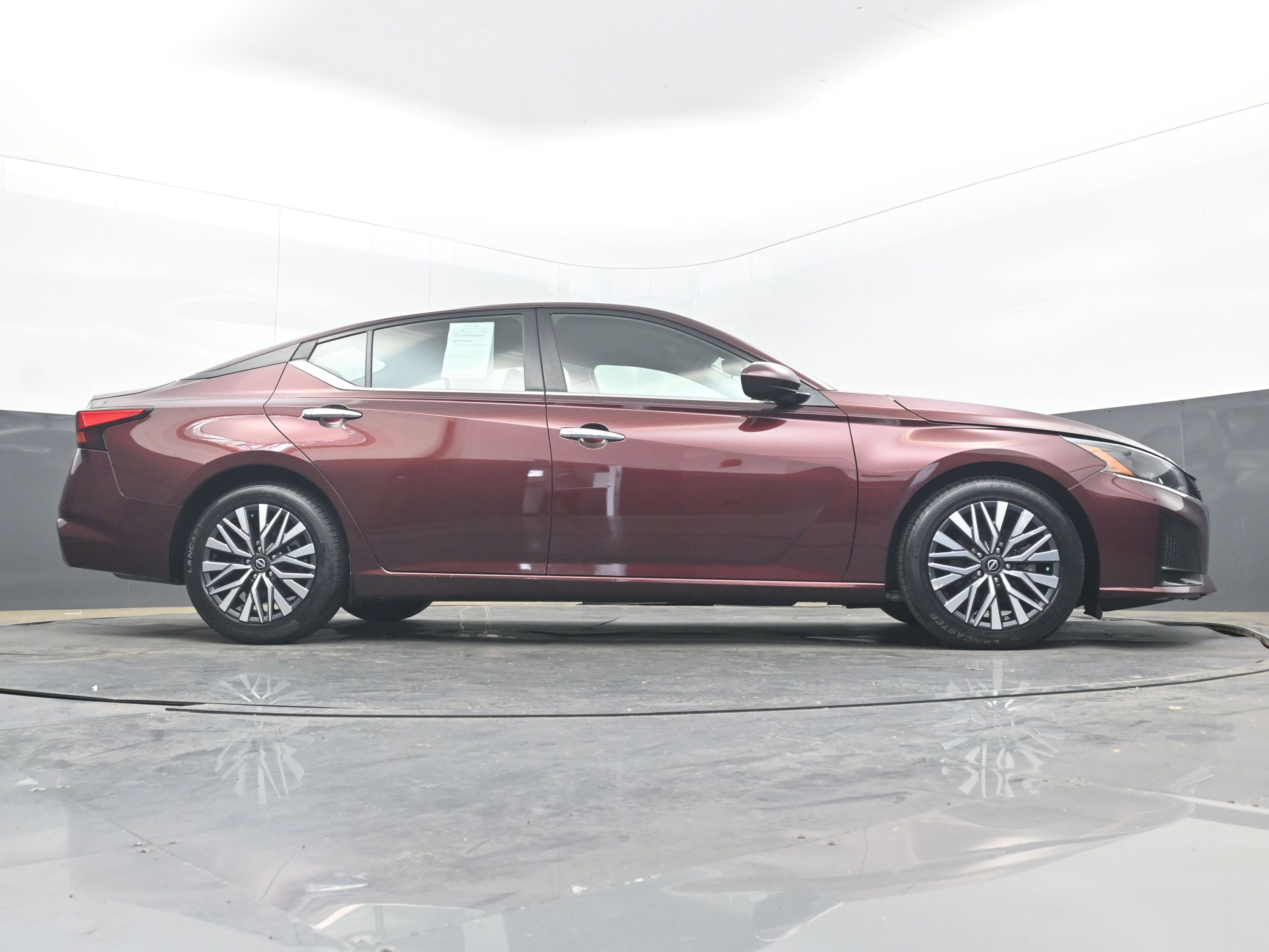 Used 2023 Nissan Altima 2.5 SV image 29