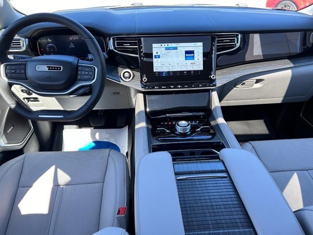 Used 2024 Jeep Wagoneer Series II w/ Convenience Group I image 15