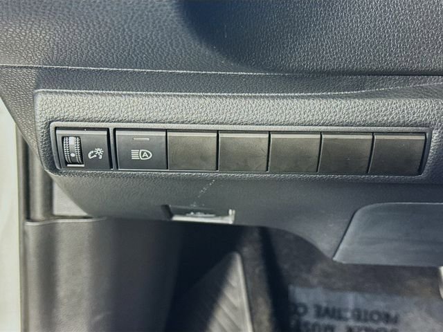 Used 2022 Toyota Corolla XSE FWD image 11