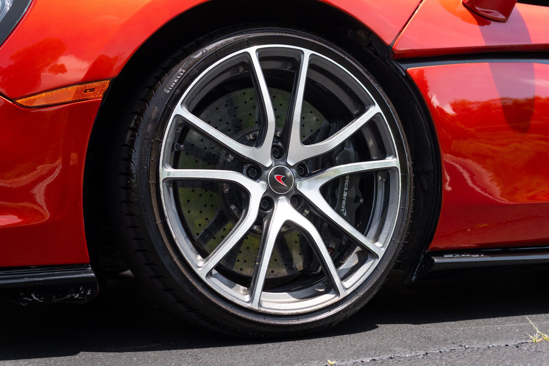 Used 2018 McLaren 570S RWD image 19