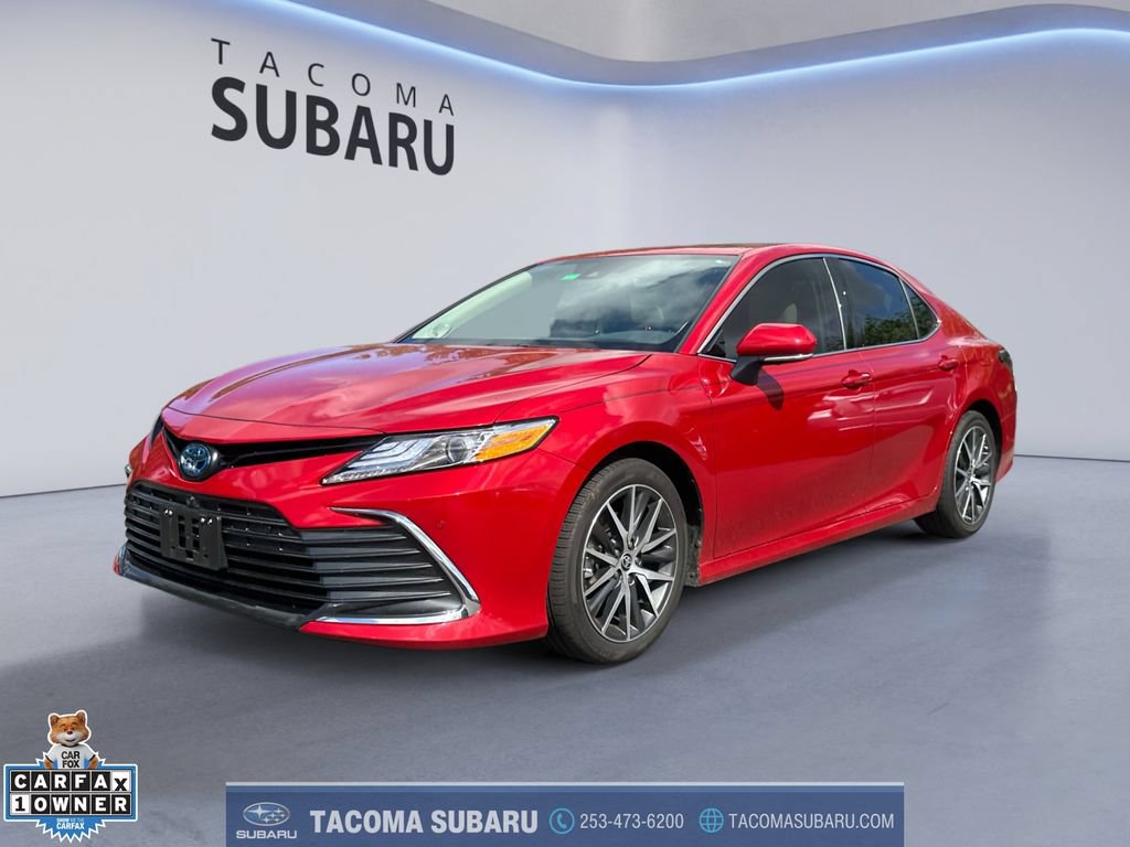 Used 2024 Toyota Camry XLE w/ Navigation Package FWD image 1