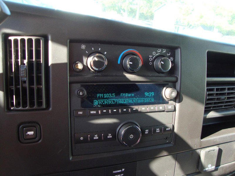 Used 2024 GMC Savana 2500 w/ Driver Convenience Package image 9