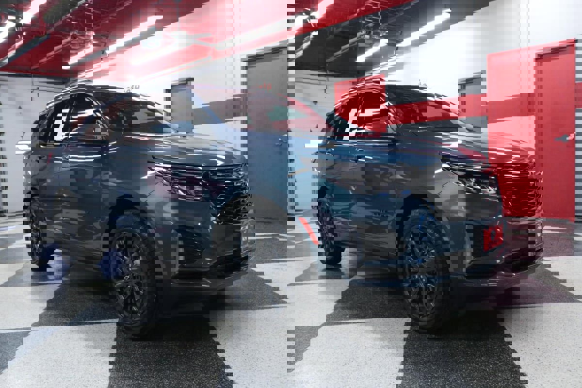 Used 2024 Chevrolet Equinox RS w/ RS Leather Package image 2