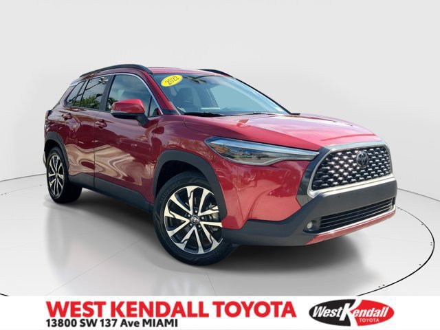 Used 2022 Toyota Corolla Cross XLE FWD image 1