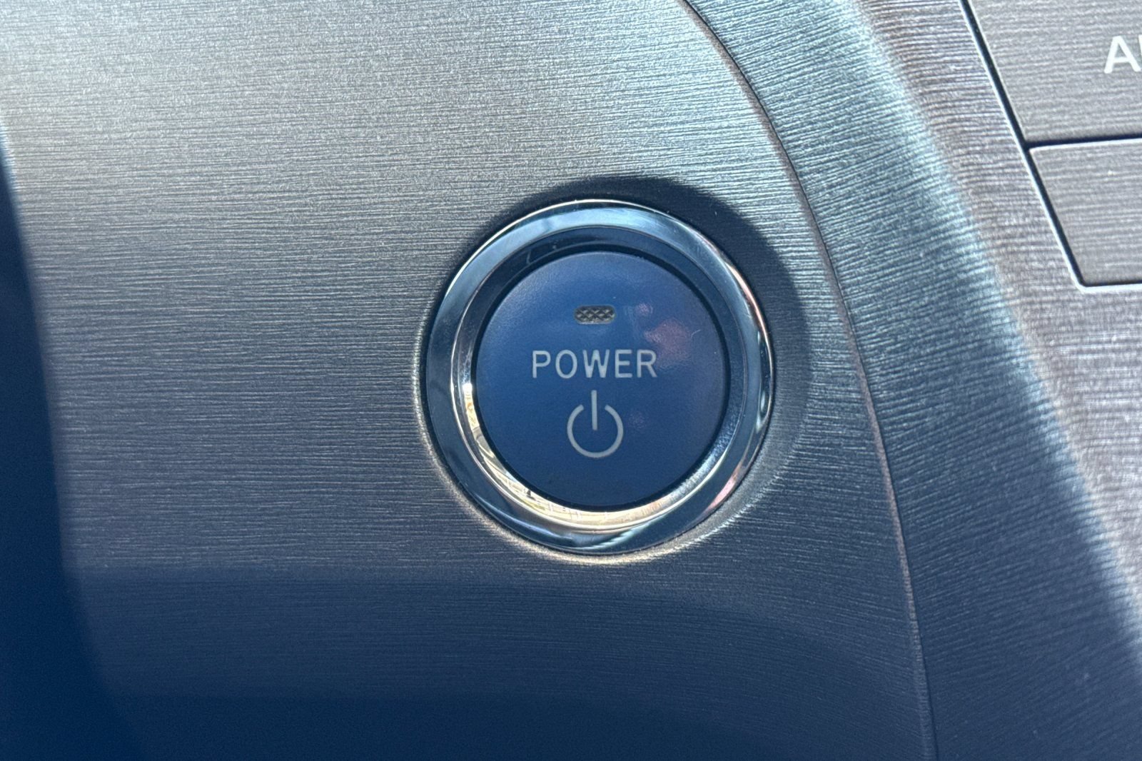 Used 2015 Toyota Prius Persona Series FWD image 31