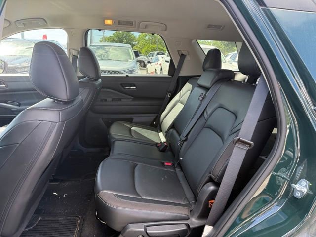 Used 2023 Nissan Pathfinder SL AWD/4WD image 19