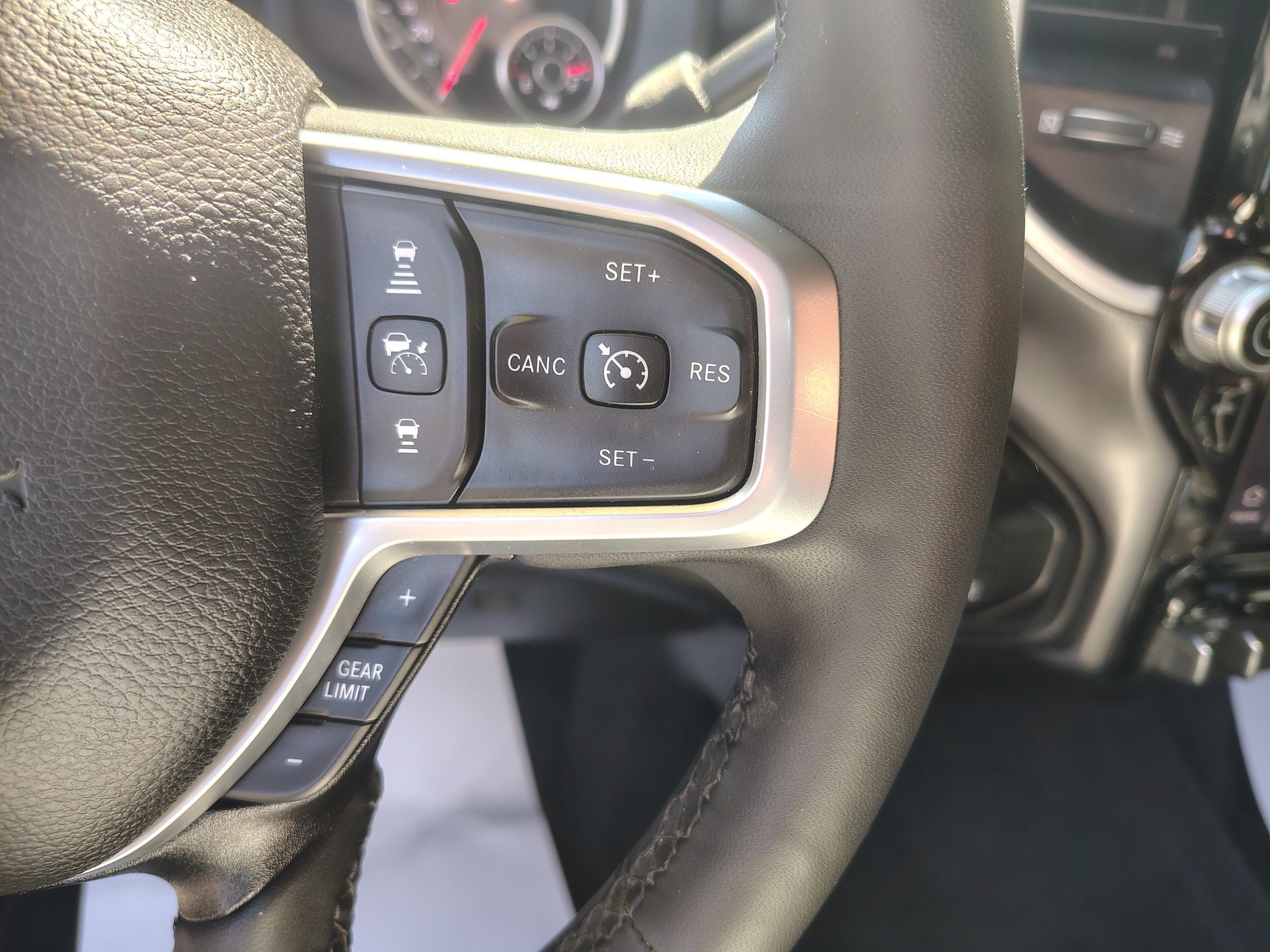 Certified 2025 RAM 2500 Big Horn AWD/4WD image 29