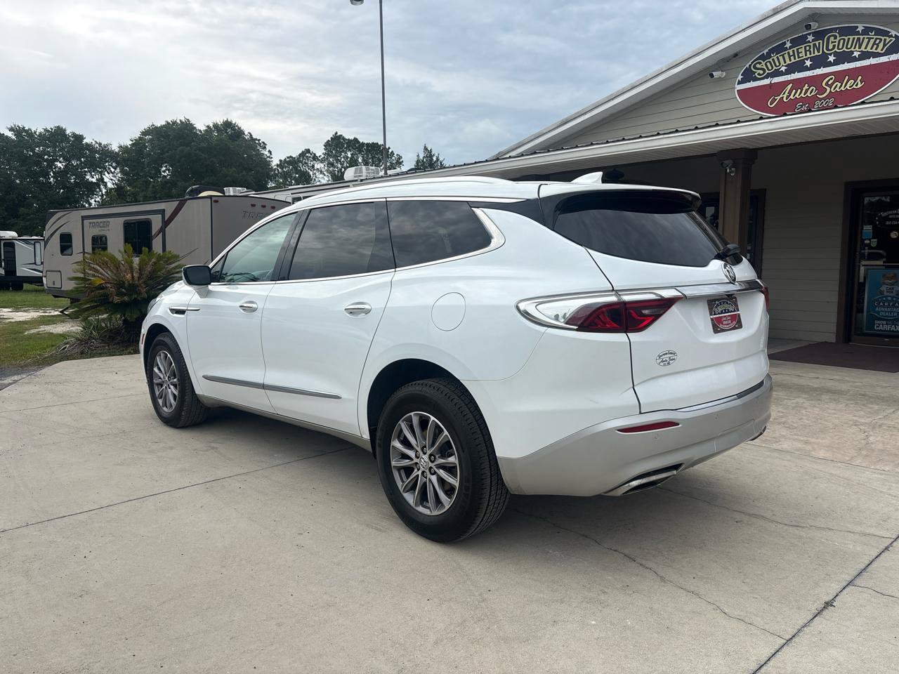 Used 2023 Buick Enclave Essence FWD image 7