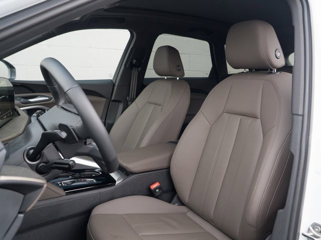 Certified 2025 Audi Q5 2.0T Premium w/ Convenience Package image 5