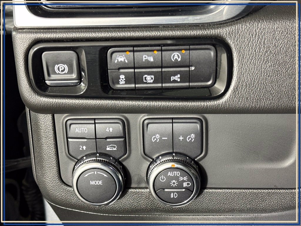Certified 2025 GMC Yukon Denali AWD/4WD image 24