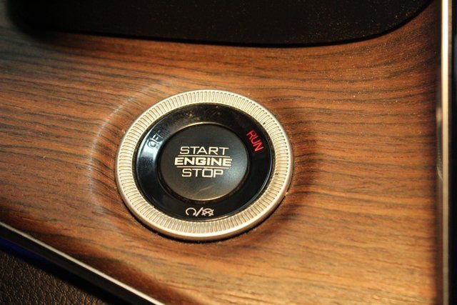 Used 2021 Jeep Grand Cherokee L Summit w/ Luxury Tech Group V image 28