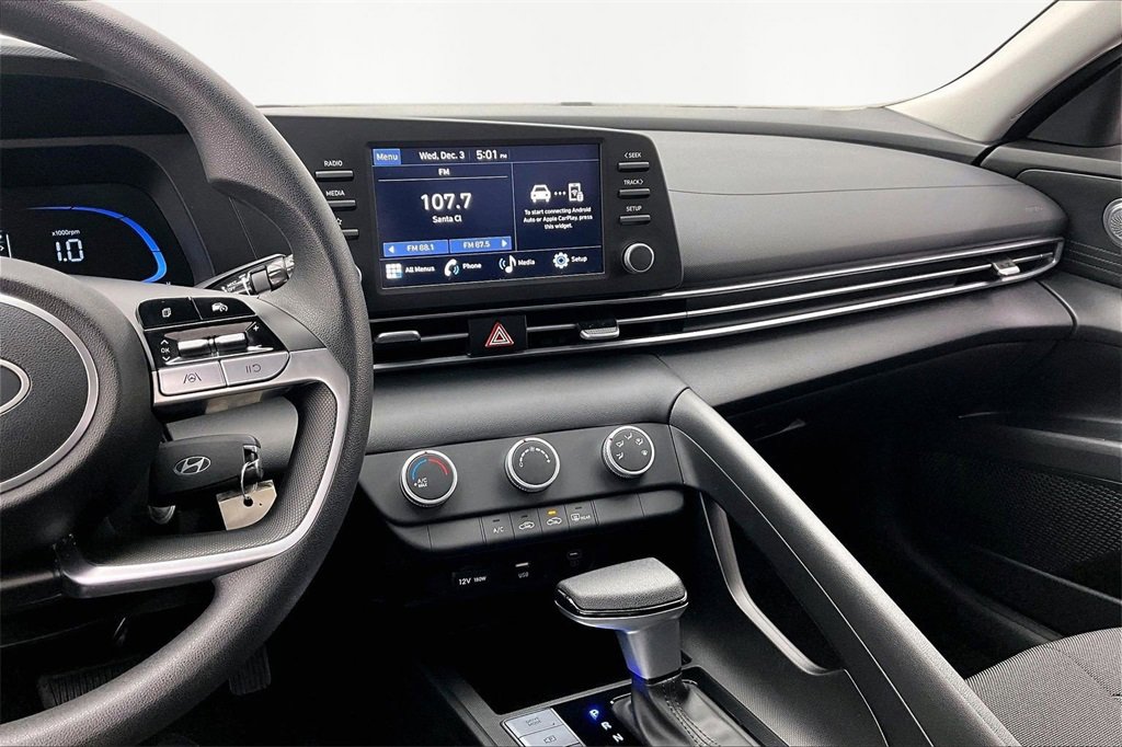 Used 2025 Hyundai Elantra SE image 6