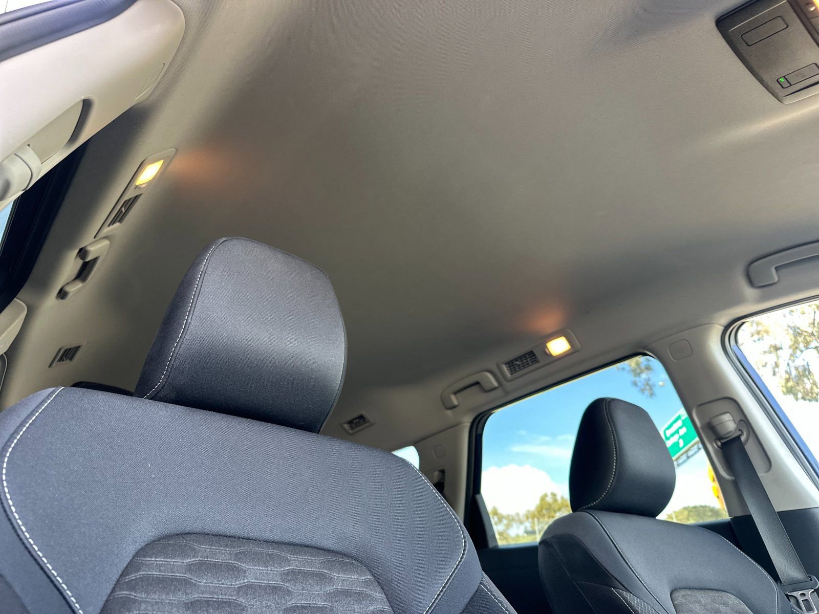 Used 2022 Nissan Pathfinder SV image 17