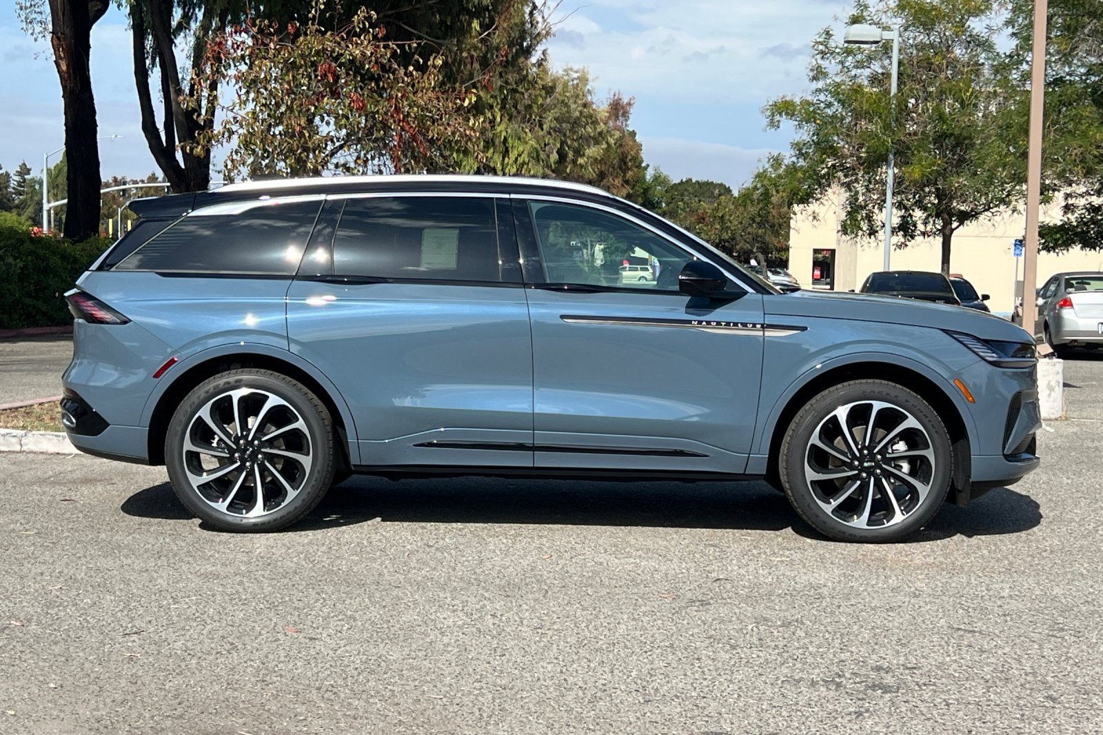 New 2026 Lincoln Nautilus Black Label image 4