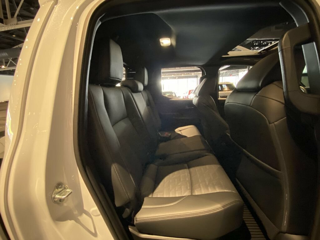 Used 2025 Toyota Tacoma TRD Sport w/ TRD Sport Premium Package AWD/4WD image 31