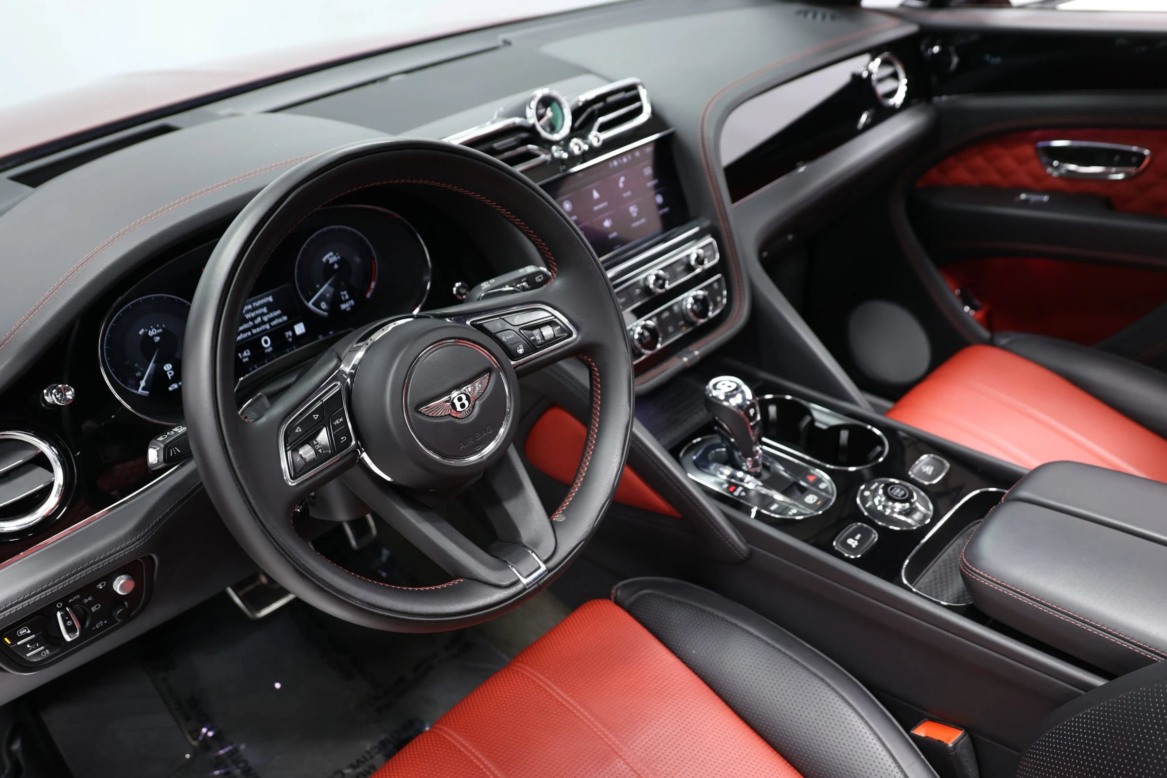 Used 2022 Bentley Bentayga AWD/4WD image 22