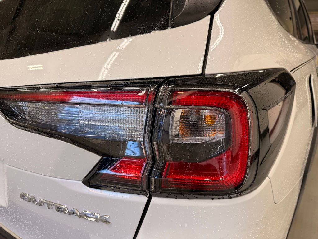 Used 2025 Subaru Outback Premium image 5