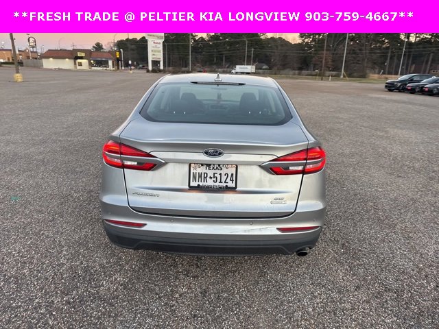 Used 2020 Ford Fusion SE image 6