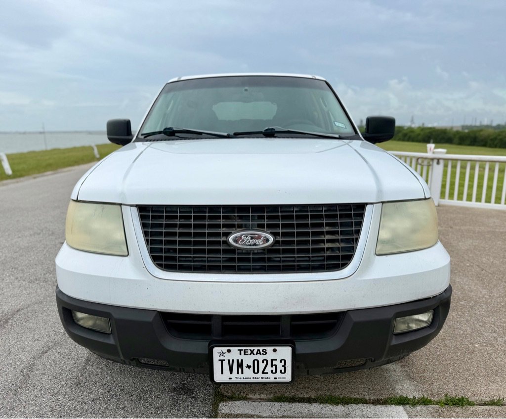 Used 2004 Ford Expedition XLT RWD image 2