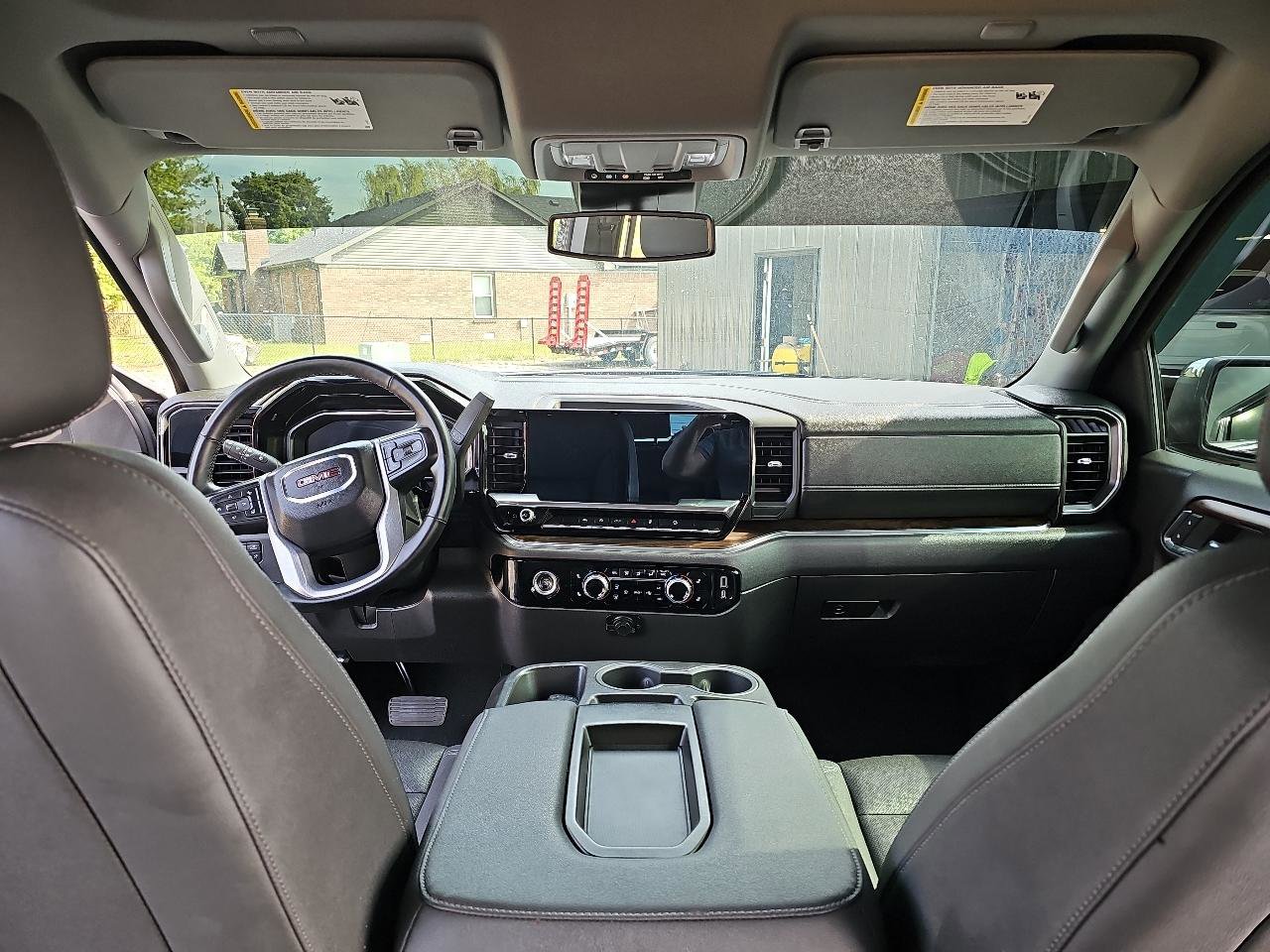 Used 2023 GMC Sierra 1500 SLT AWD/4WD image 9