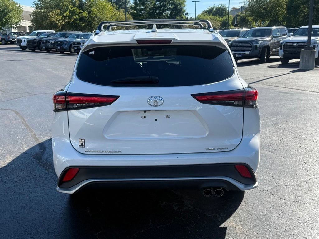 Used 2021 Toyota Highlander XSE AWD/4WD image 6