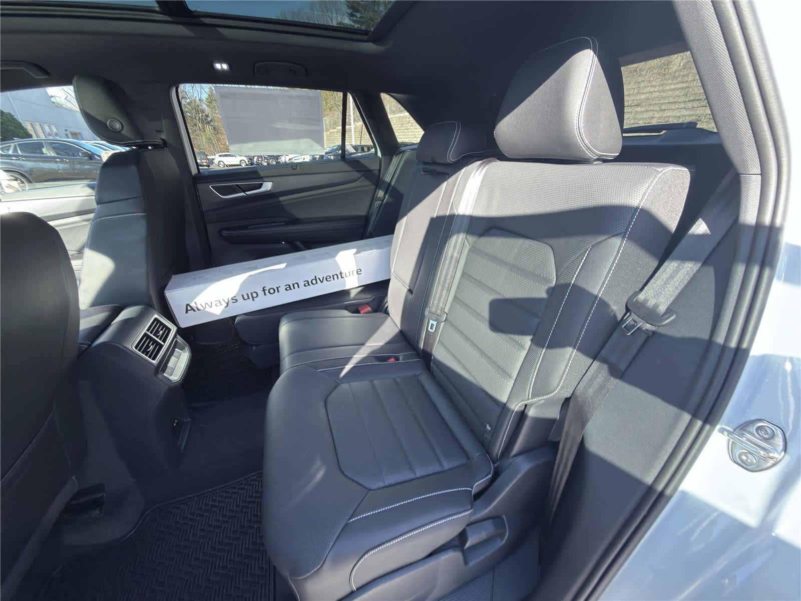 New 2026 Volkswagen Atlas Cross Sport SEL R-Line image 18