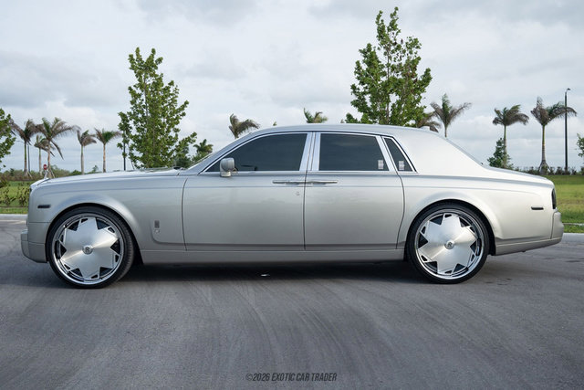 Used 2005 Rolls-Royce Phantom Sedan RWD image 3