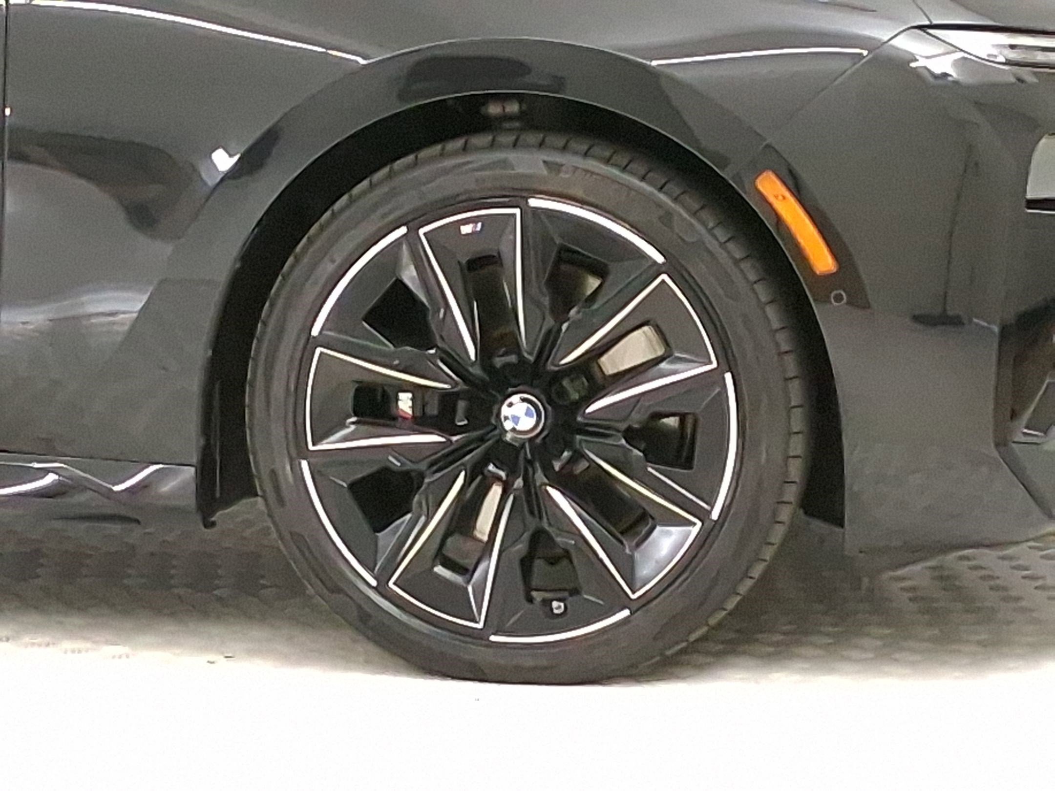 Certified 2024 BMW 760i xDrive image 10