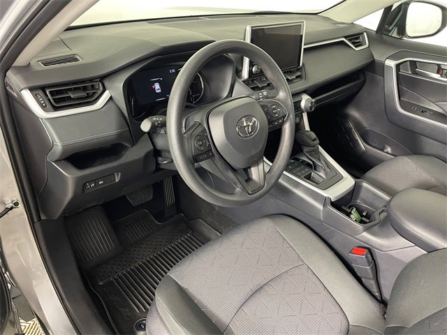 Used 2025 Toyota RAV4 XLE image 3