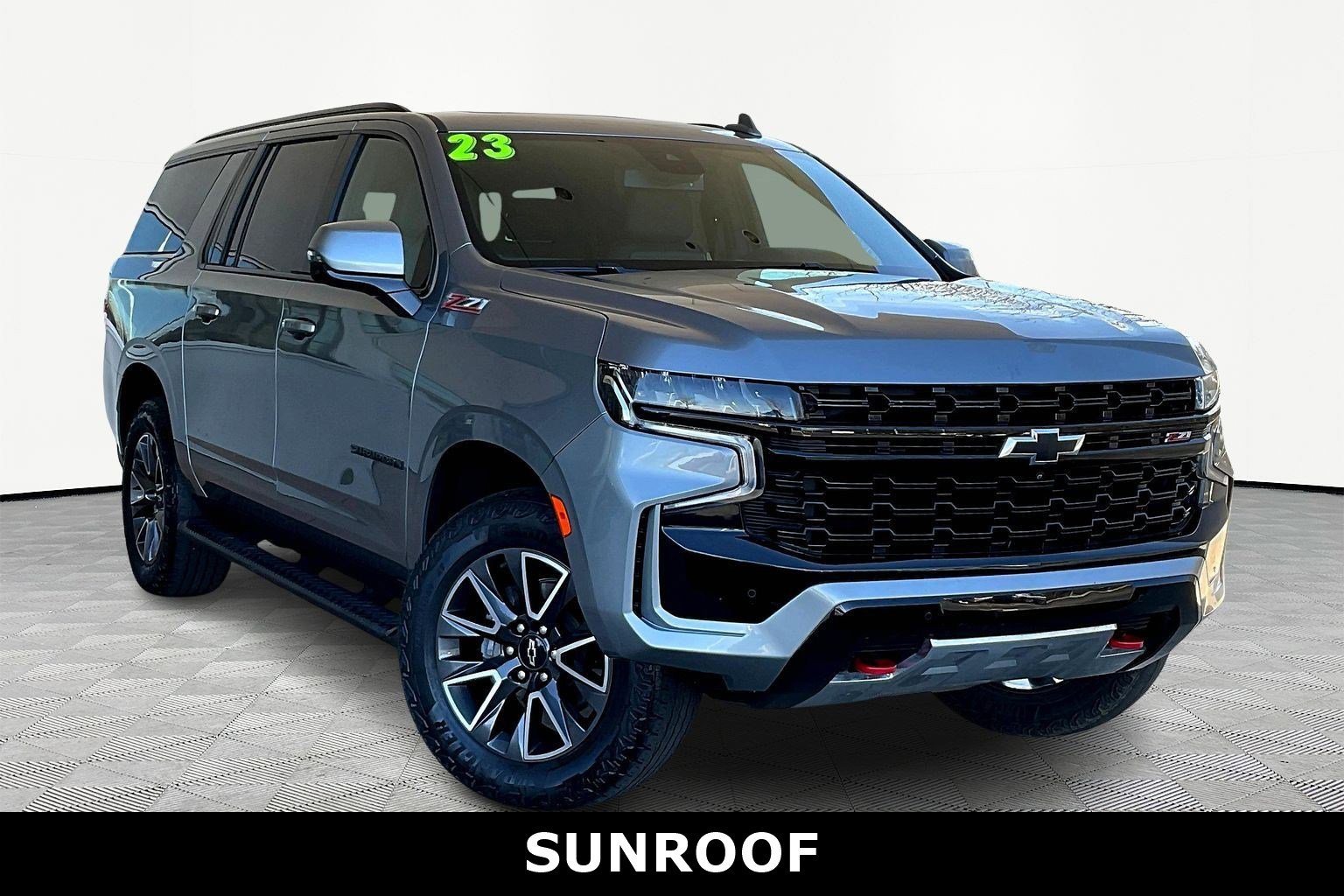 Used 2023 Chevrolet Suburban Z71 w/ Luxury Package image 3