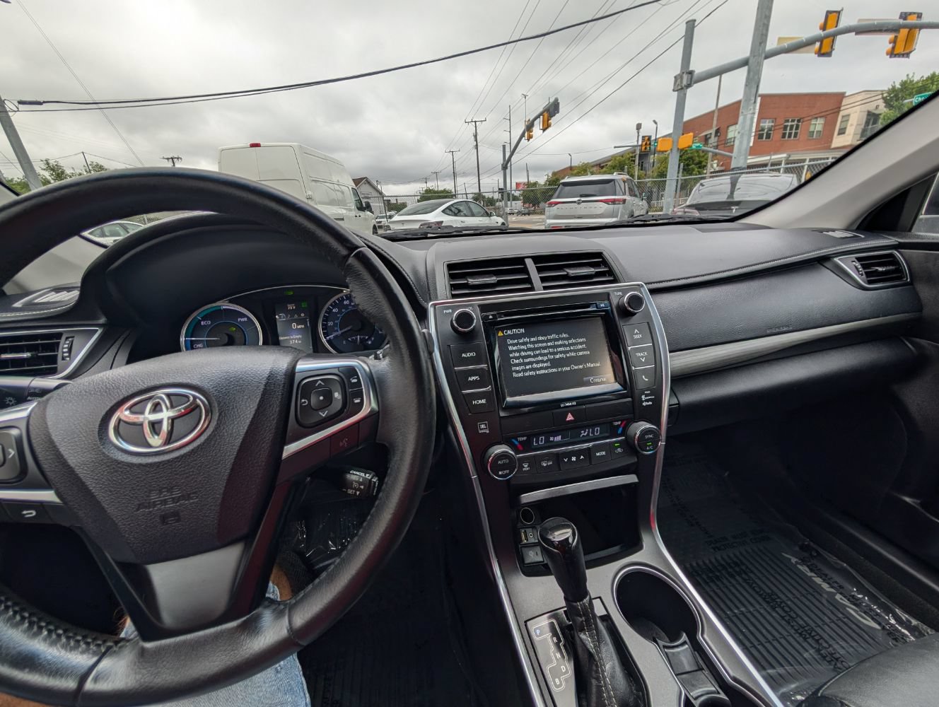 Used 2017 Toyota Camry XLE w/ Moonroof Package FWD image 21