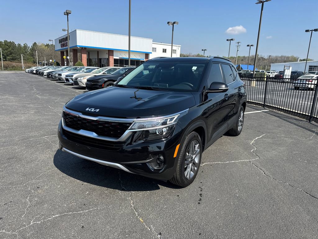 Used 2023 Kia Seltos S FWD image 2