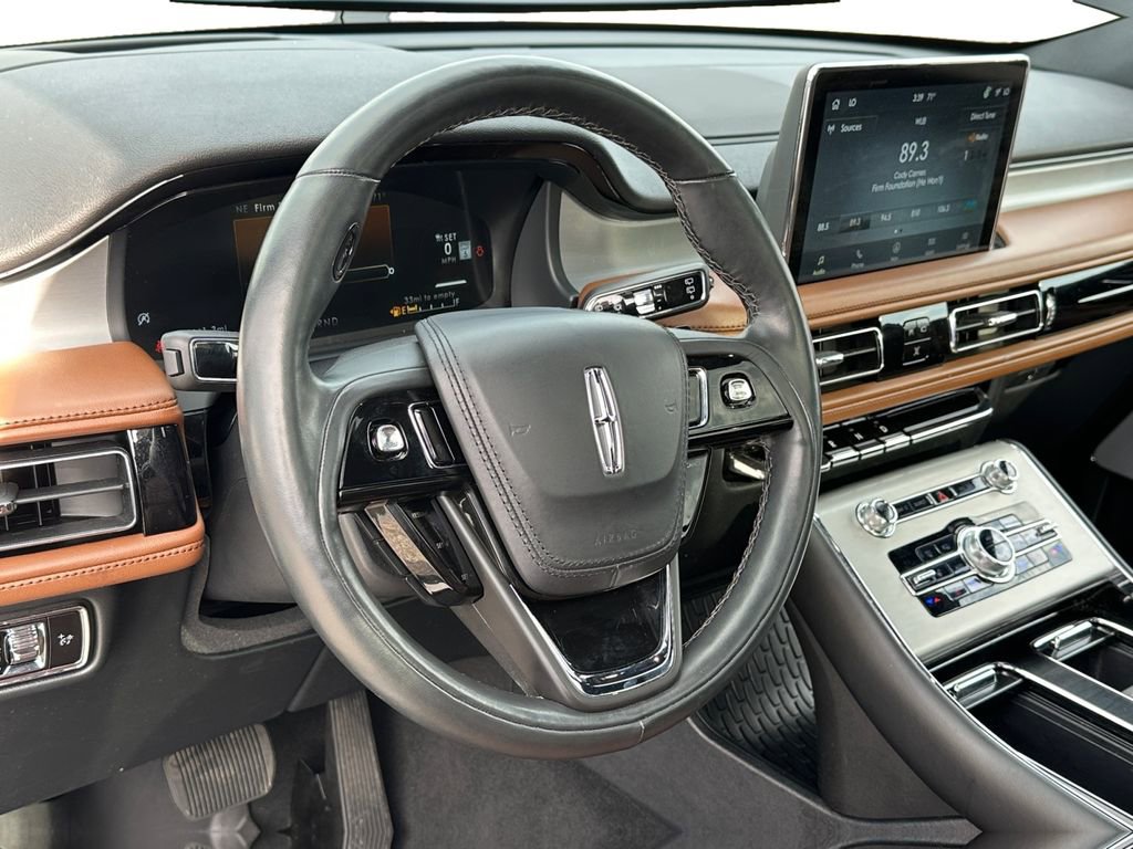 Used 2023 Lincoln Aviator Reserve w/ Equipment Group 201A image 13