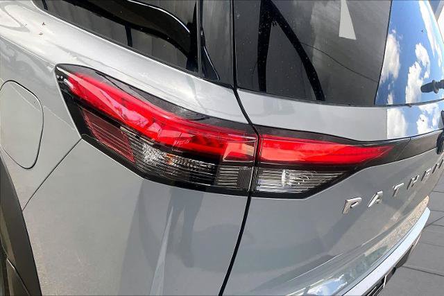 Certified 2023 Nissan Pathfinder Platinum FWD image 29
