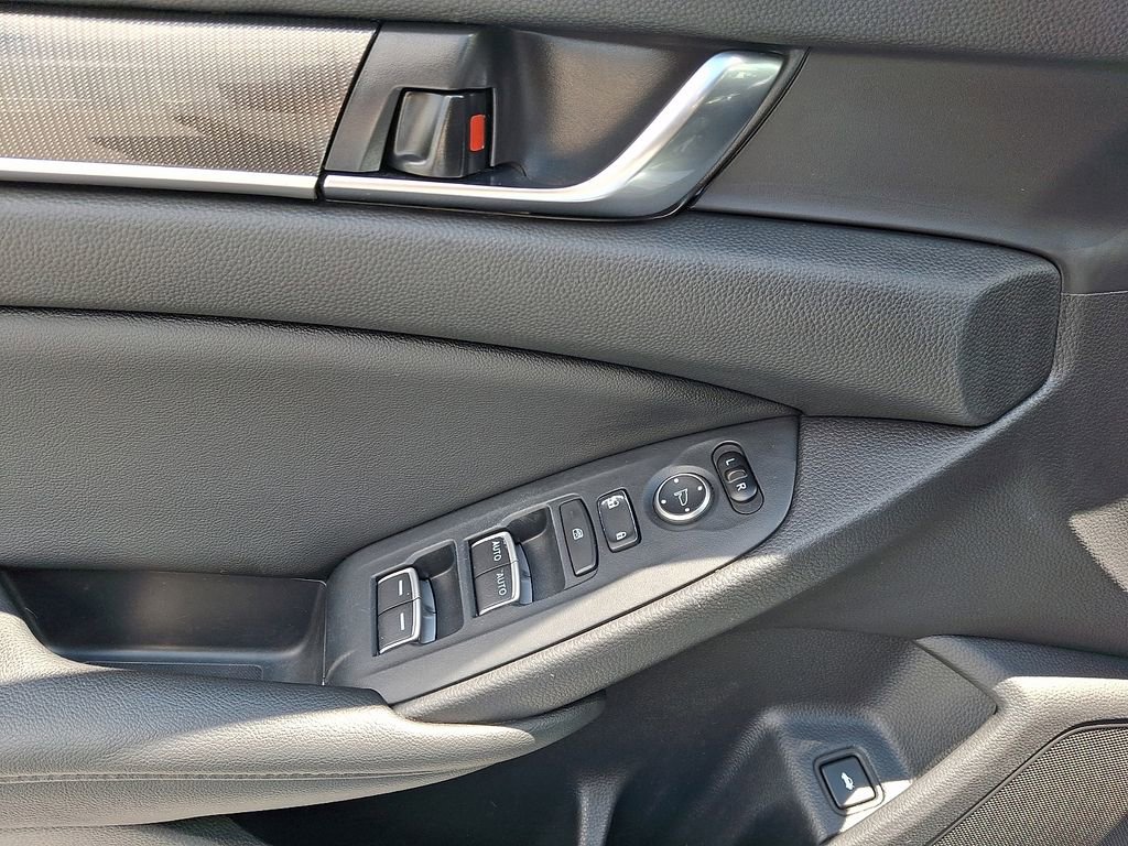 Used 2019 Honda Accord Sport image 14